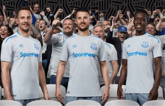 everton-2017-2018-umbro-away-