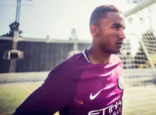 Manchester City FC 2017 2018 Maroon Nike Away Football Kit, Shirt, Soccer Jersey, Maillot, Camiseta, Camisa, Trikot, Tenue