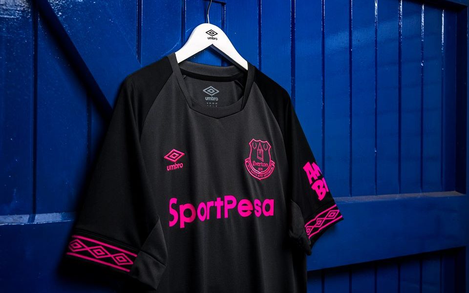 everton-2018-2019-umbro-away-