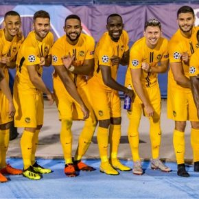 BSC Young Boys 2018 2019 Nike Home and Away Football Kit, Soccer Jersey, Shirt, Maillot