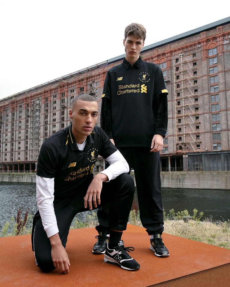 Liverpool Black '6 Times' New Balance 