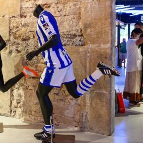 Real Sociedad 2020 2021 Macron Home and Away Football Kit, 2020-21 Soccer Jersey, 2020/21 Shirt, Camiseta de Futbol