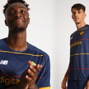 AS Roma 2021 2022 New Balance Blue Fourth Football Kit, 2021-22 Soccer Jersey, 2021/22 Football Kit, Camiseta 21-22, Camisa 21/22, Maglia