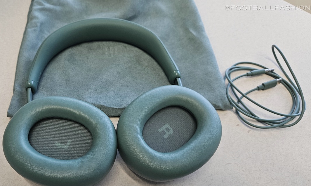 JBL Live 780NC wireless over-ear headphones in green
