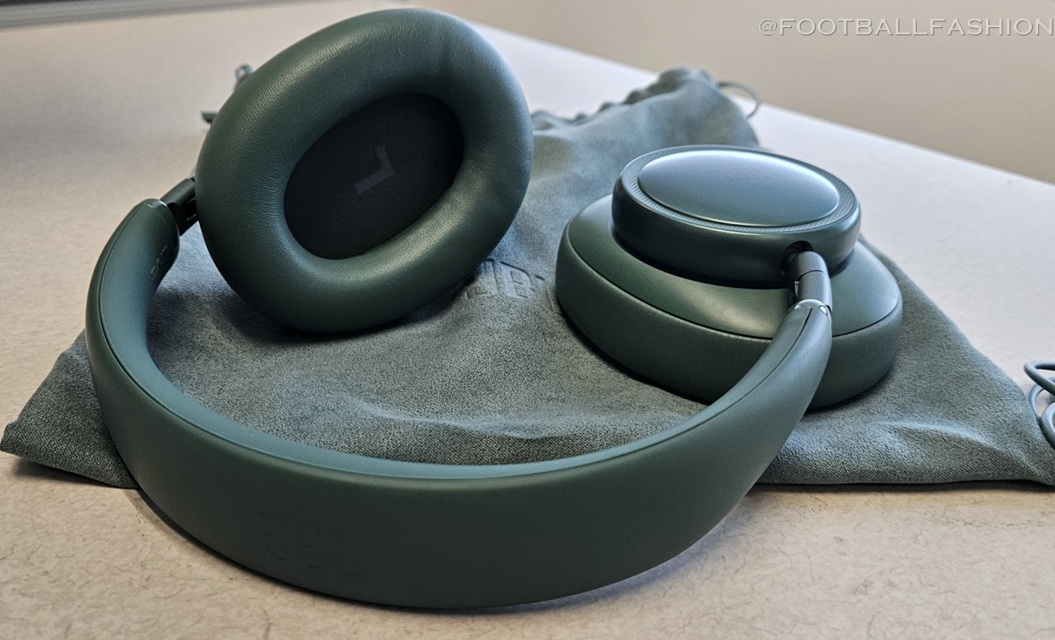JBL Live 780NC wireless over-ear headphones in green