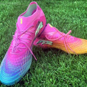 PUMA FUTURE 9 ULTIMATE FG soccer cleats in Poison Pink-Sun Stream-Bright Aqua-PUMA White SHOWTIME PACK colorway