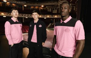 The pink and black Sunderland AFC Elvis 2026/27 jersey away kit by hummel featuring 1950s design motifs.